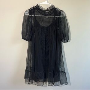 H&M Puff-Sleeved Dress